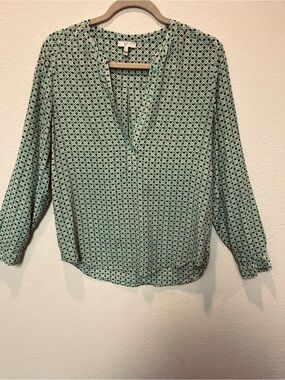 Joie Mint Green 100% Silk Geometric V-Neck Blouse